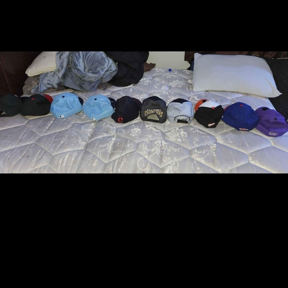 Bundle of new Hats - Picture 9 of 13